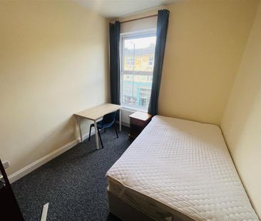 5 bedroom flat to rent - Photo 6