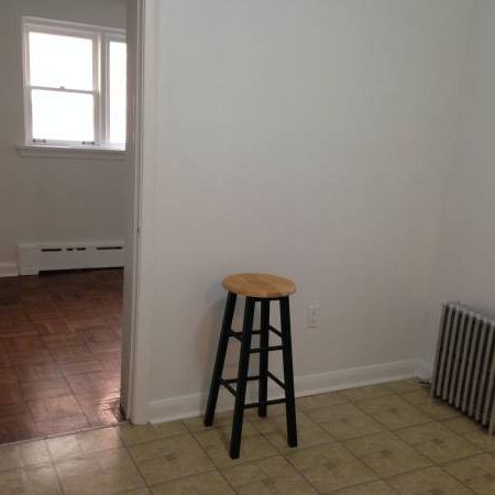 Large 2 bedroom High Park Junction - Photo 1