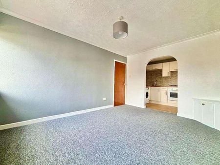 Kirtleton Avenue, Weymouth, DT4 - Photo 3