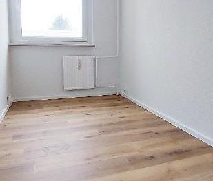 große 5 Zimmer mit Balkon frisch saniert - Foto 2