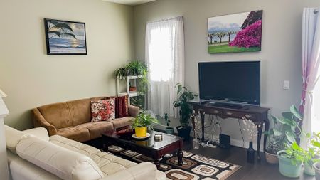 Spacious 3 Bedroom Townhome In Kintalla Of Redstone. - Photo 4