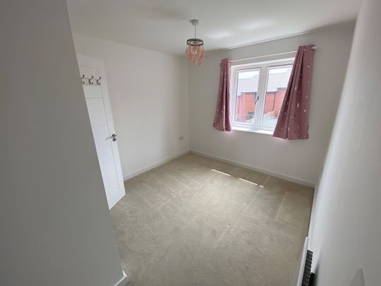 3 Bed Terraced House, Crop Leaze, BS34 - Photo 1