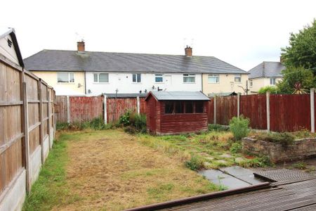 3 bedroom semi-detached house to rent - Photo 3
