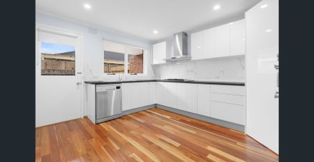 Spacious Two Bedroom Home - Photo 3