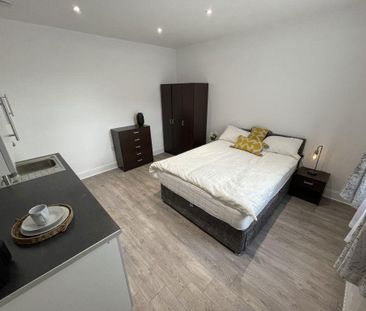 1 bedroom in a house share to rent - Photo 5