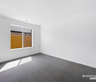 All New Contemporary Lifestyle Bliss Close to Park - Photo 3