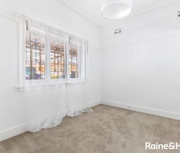 Charming well presented home - Photo 1