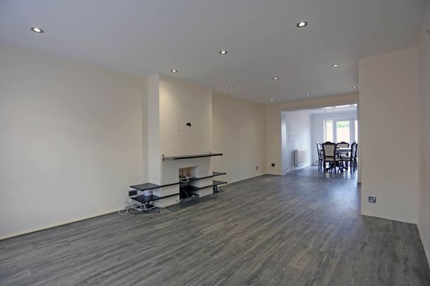 Price £3,000 pcm - Let - Photo 1