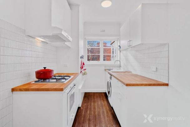 6 Garden Avenue, Melbourne - Photo 1