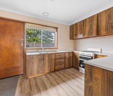 TIDY 1 BEDROOM UNIT IN QUIET COMPLEX - Photo 4