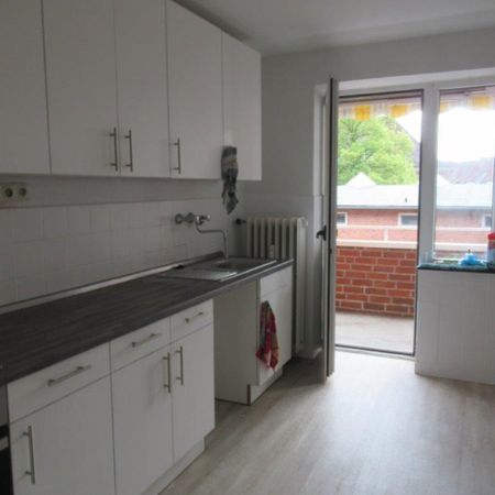 2-ZW mit Balkon am Ziegelteich 35 in Kiel zu vermieten! OTTO STÖBEN GmbH - Photo 3