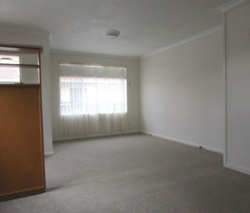 Spacious 2 Bedroom Unit with Reverse Cycle Heating & Air Conditioning - Photo 1