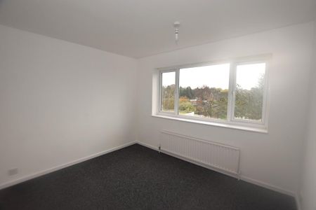 4 bedroom detached house to rent - Photo 2