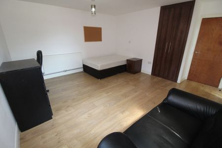 Flat , - Moor Lane, Preston - Photo 2