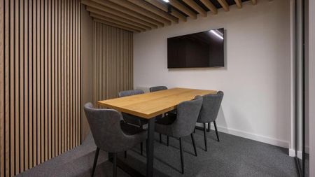 1 bedroom in a flat share to rent - Photo 2