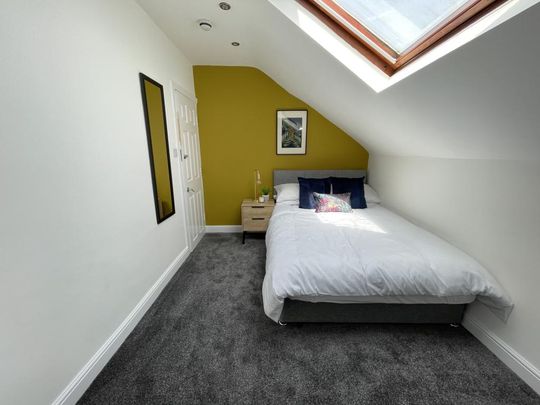 Wetherby Grove, Leeds, LS4 - Photo 1