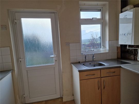 Moorside Road, Dewsbury, WF13 - Photo 1