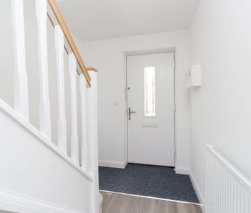 3 bedroom semi-detached house to rent - Photo 2