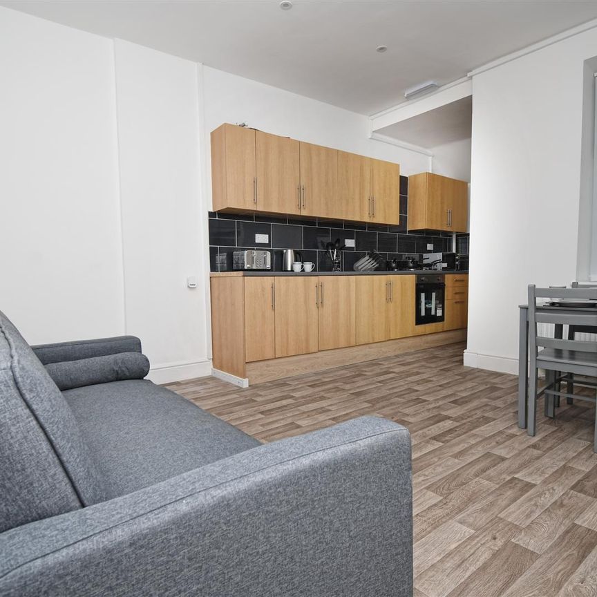 1 bed house share to rent in Nairne Street, Burnley, BB11 - Photo 1