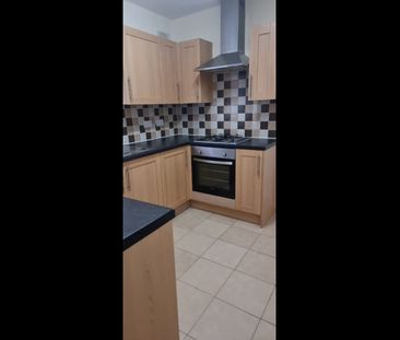 3 Bed Terraced House, Firgrove Road, SO15 - Photo 2