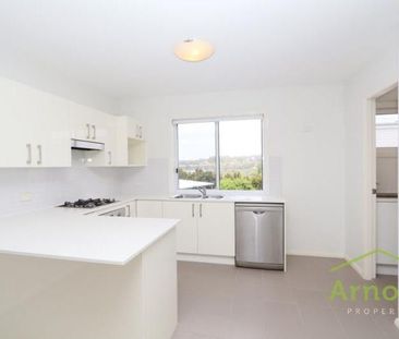 TWO LEVEL FREE STANDING TOWNHOUSE - Photo 4