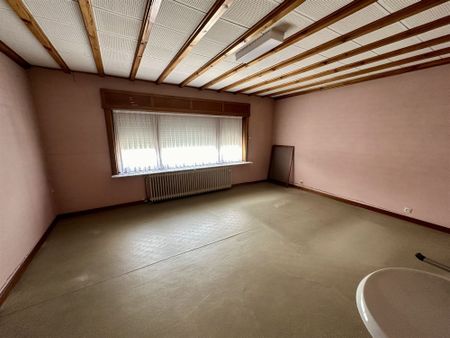 Ruime 5 slaapkamer woning op een perceel van 14a 10ca - Foto 2