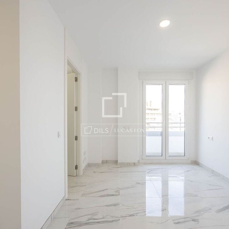 Valencia, Valencian Community 46023 - Photo 1