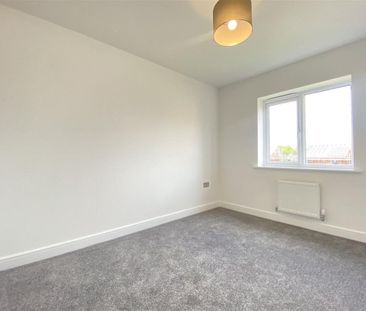 Broomhill Avenue, Waverley, Rotherham - Photo 3