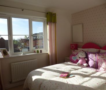 Kings Avenue - Photo 3