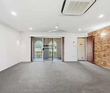 Charming Fully Renovated 3-Bedroom Home – Central Location! - Photo 2