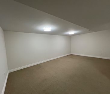 For Lease - 23 Beardmore Crescent, Toronto, Ontario - Photo 6