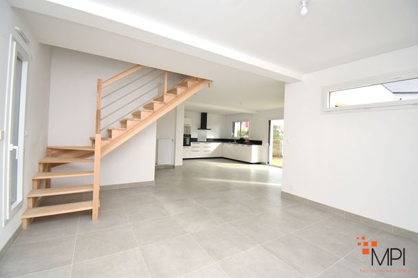 Location Maison 6 pièces 113m² - Photo 1