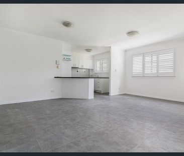 RECENTLY RENOVATED - LOCK UP GARAGE - POOL IN COMPLEX - Photo 6