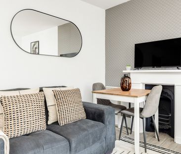 1 Bed Flat, Leinster Gardens, W2 - Photo 1