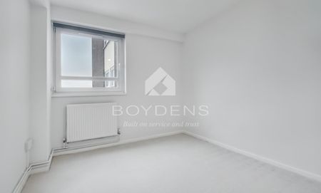 The Esplanade , Frinton-on-Sea - Photo 3