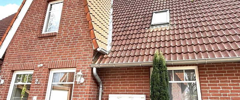 Gemütliche 2-Zimmer-Dachgeschosswohnung mit Loggia und Außenstellplatz in Marklohe! - Photo 1