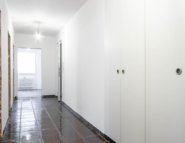 Top sanierte 4 Zimmerwohnung mit Balkon im Hufeisen von Bielefeld City - Photo 1