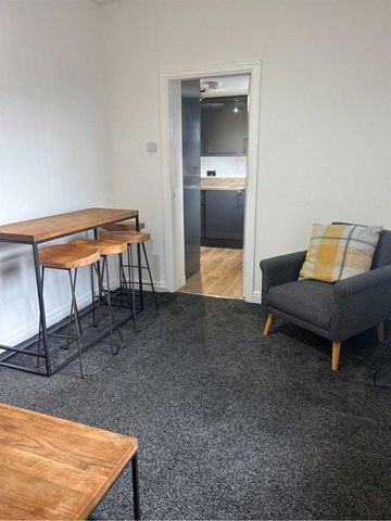 1 bedroom flat to rent - Photo 2