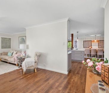 STEP INSIDE AND BE IMPRESSED Rent $710.00 until 29/3 then $820.00pw - Photo 1