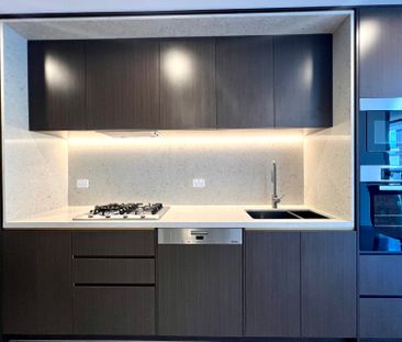 Clever one bedroom apartments with a world of options at your doorstep - Photo 2