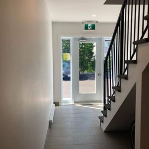 Appartement 4 1/2 rez-de-chaussée lumineux - Photo 2