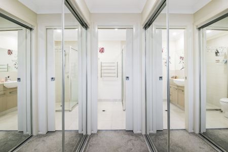 Charming 3-bedroom Family Home in the Heart of Narwee for lease - Photo 5