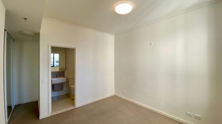 2-bedroom Northeast Facing Modern Apartment for lease! - Photo 5