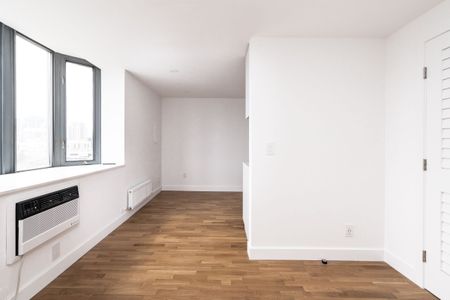 800 Richmond Street West - Photo 2