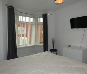 3 bedroom terraced house to rent - Photo 6
