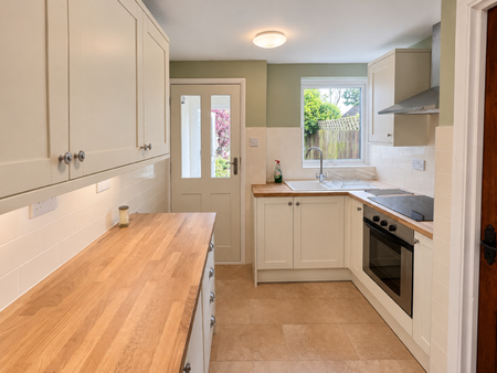 2 bedroom terraced house to rent - Photo 4