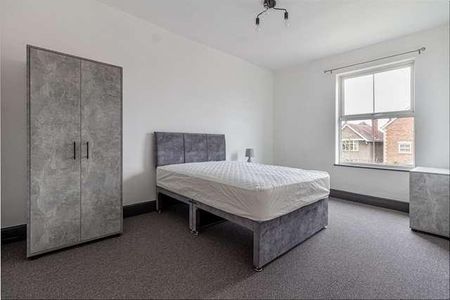 En-suite Room, Bromyard Road, Worcester, WR2 - Photo 2