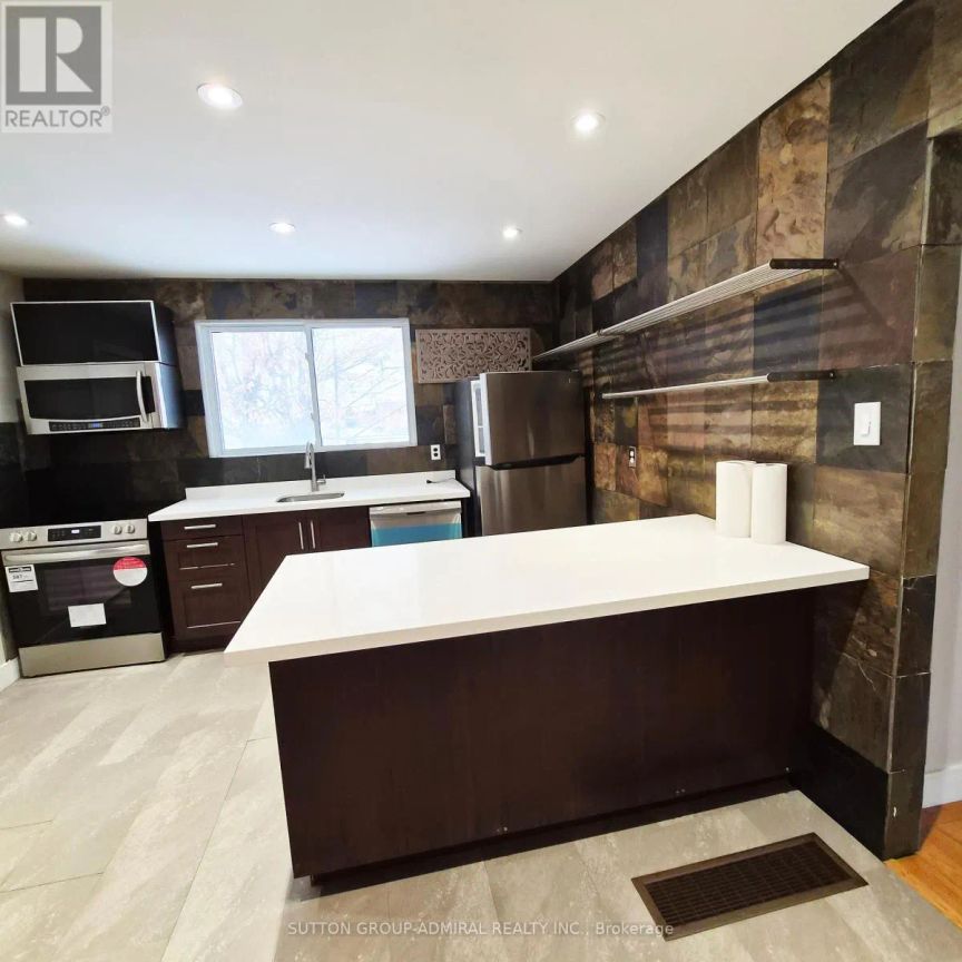 104 ARMITAGE DRIVE - Photo 1