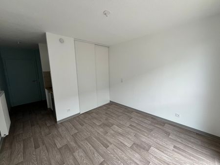 Location Appartement 1 pièce 18m² FRANQUEVILLE ST PIERRE 76520 - Photo 2