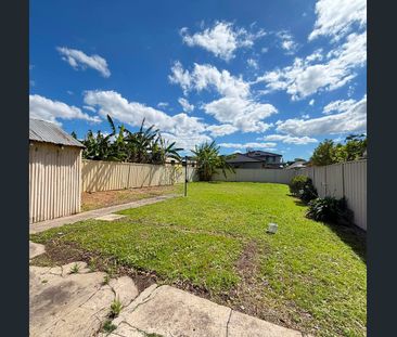 SPACIOUS FAMILY HOUSE IN LIDCOMBE - Photo 5
